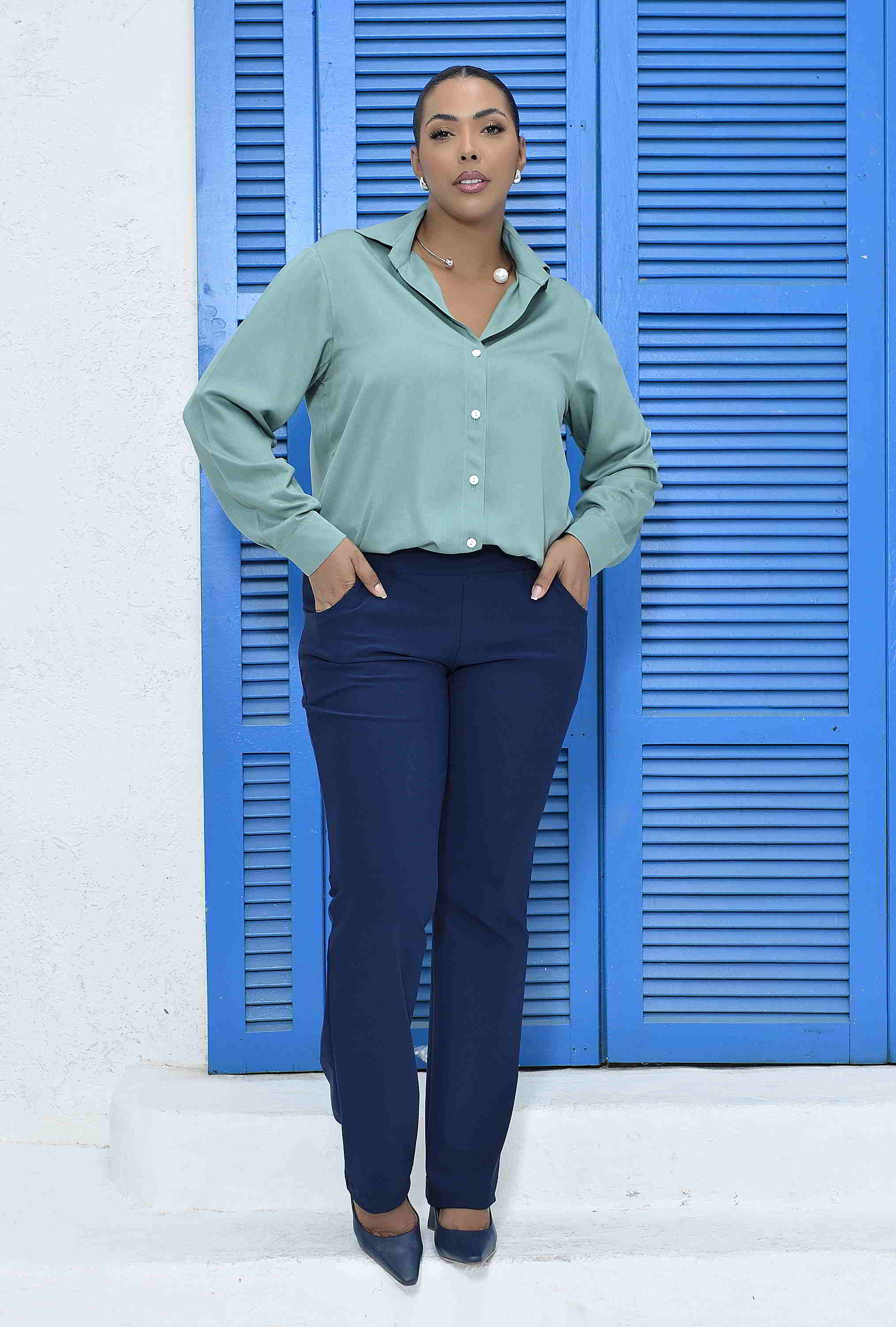 Blusa Plus Size Bella - Coringa para Compor Looks Básicos e Casuais - Mania  Brasil